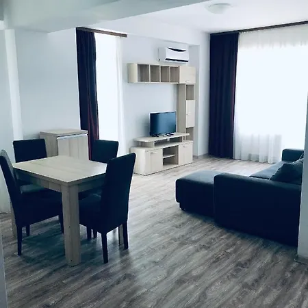 Wavessummerland Mamaia
